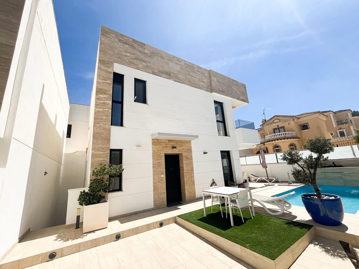 Villa Moderne "Blue Lagoon" Villamartin — 2
