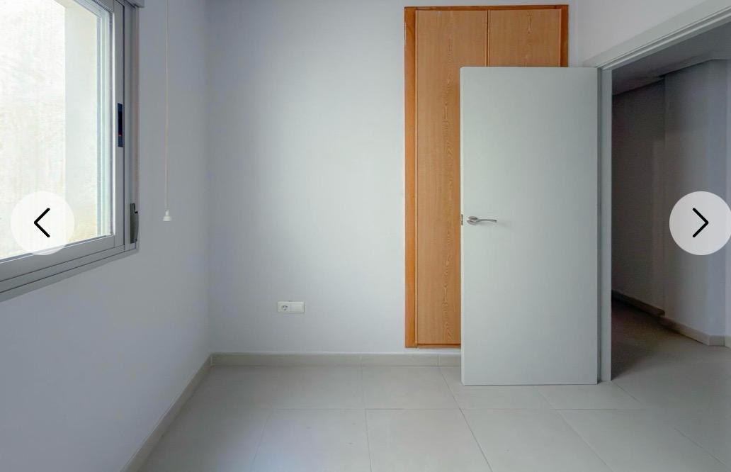 Semi-Renovated Apartment 200m from Cura Torrevieja Beach — 10