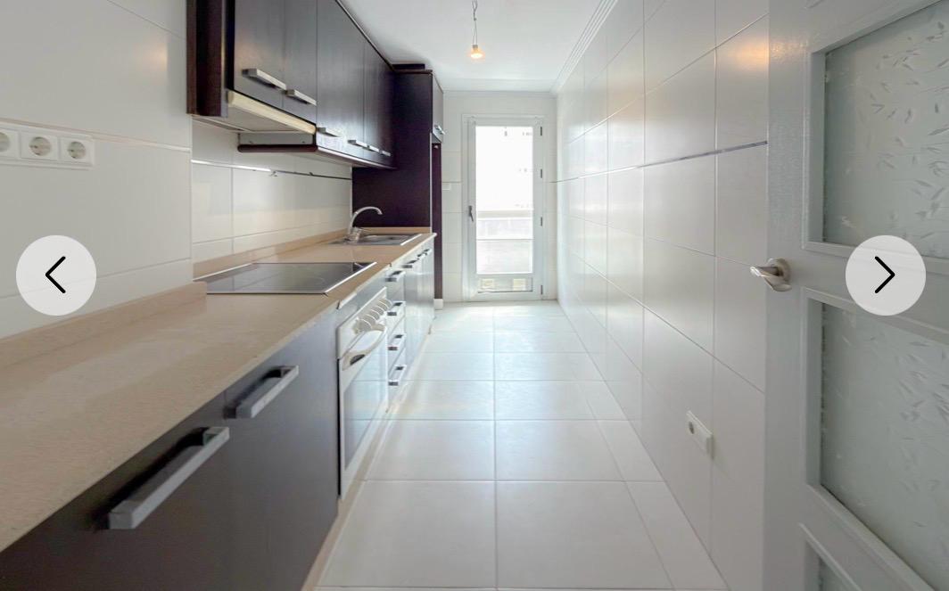 Semi-Renovated Apartment 200m from Cura Torrevieja Beach — 16